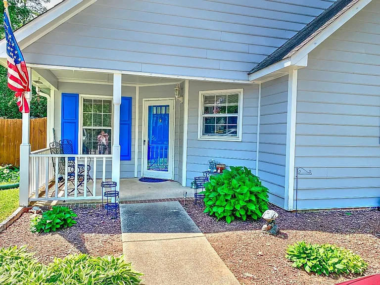 108 Buena Vista Dr — Photo 2