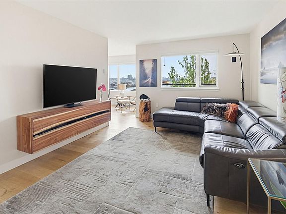 5th image of 103 Gorge Rd E Unit 602