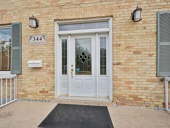 3rd image of 344 Queen St W