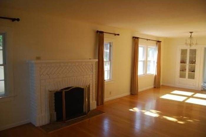 2nd image of 1816 1st Ave