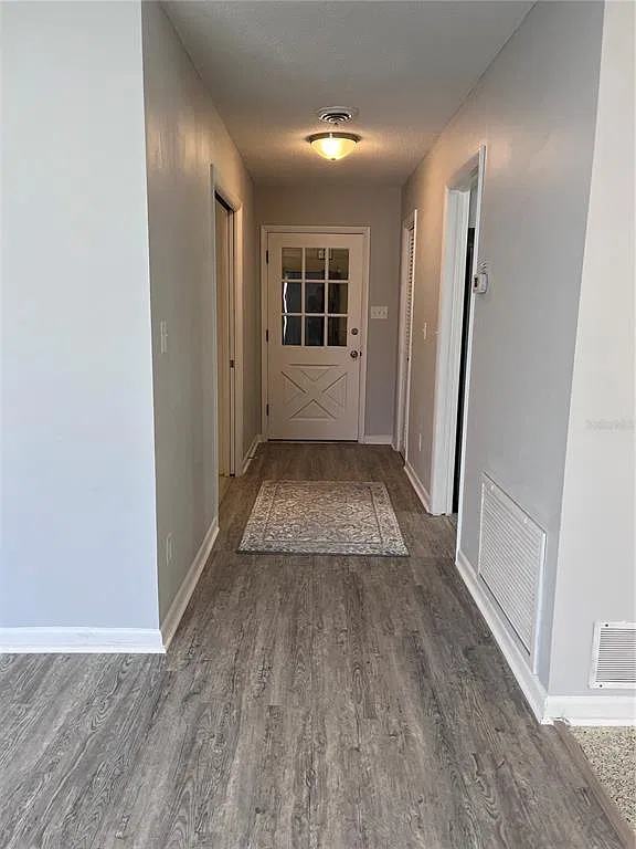 4 bed, 2.0 bath, 1908 sqft, $3,350 — Photo 4