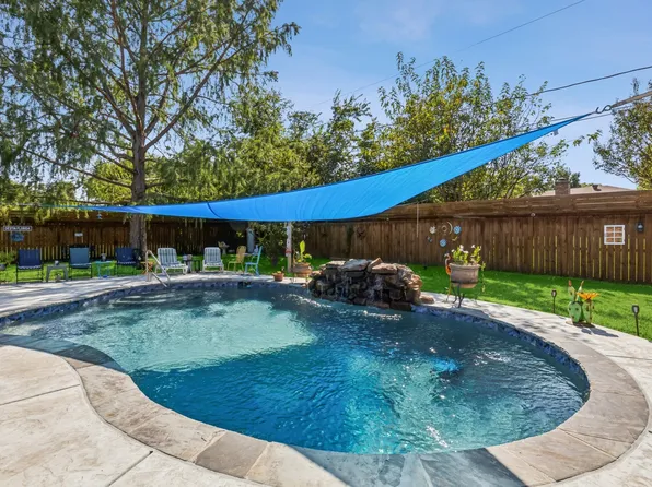 613 Reeves Ln, Kennedale, TX 76060