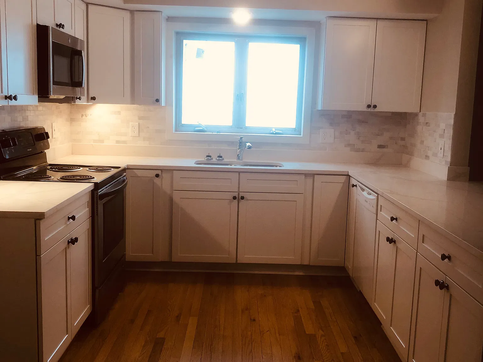 3 bed, 2000 sqft, $2,795 — Photo 1