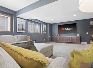 1016 Peterson Dr, Stoughton, WI 53589