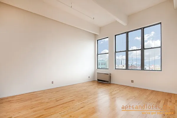 Rented by aptsandlofts.com | media 25