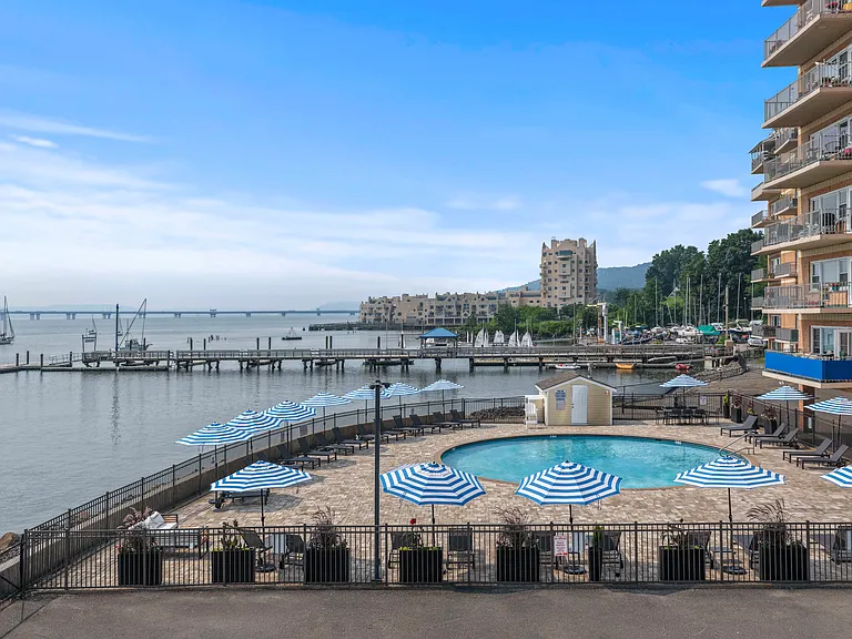 West Shore Towers — Photo 14