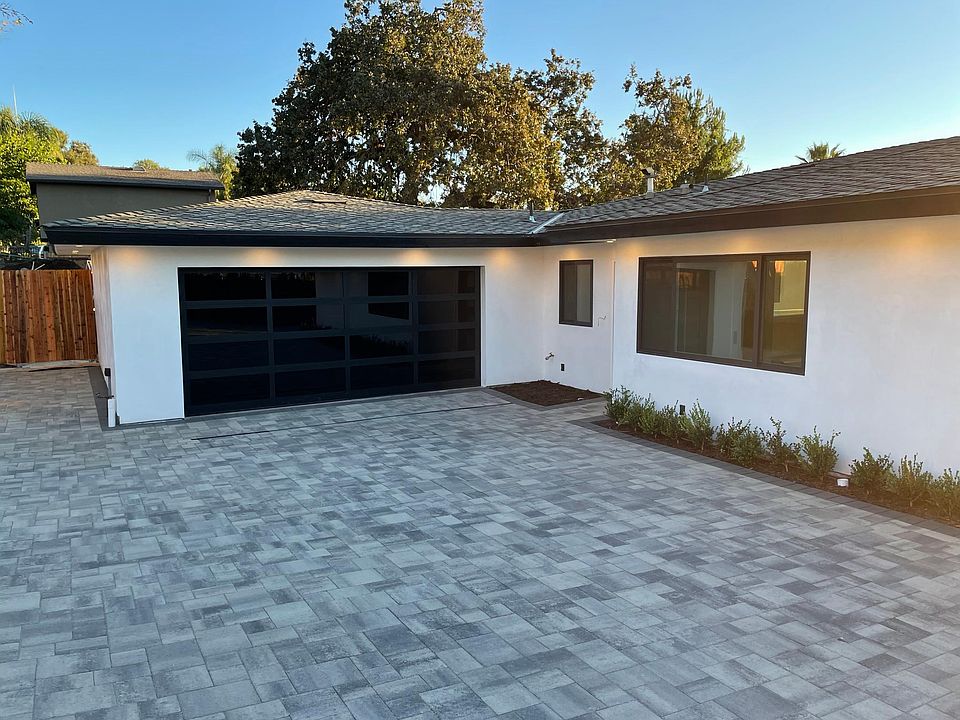 1st image of 2470 E Hillcrest Dr