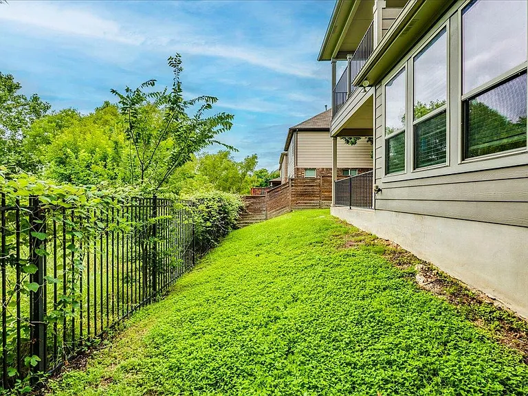 10515 Turnbull Loop — Photo 36