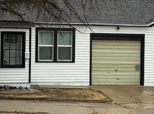 309 9th St, Rawlins, WY 82301