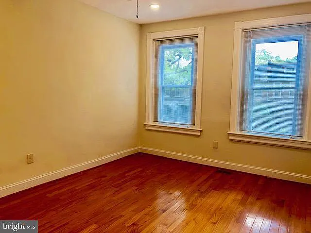 635 Kenyon St NW #A — Photo 6
