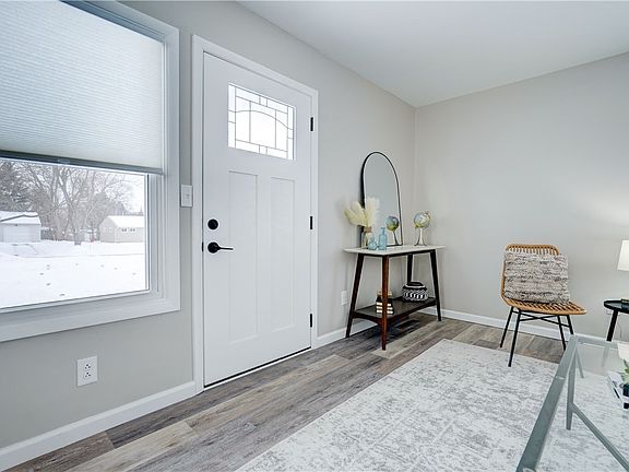 3rd image of 48 Coronet Rd