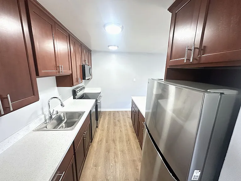 2500 Dana St — Photo 61