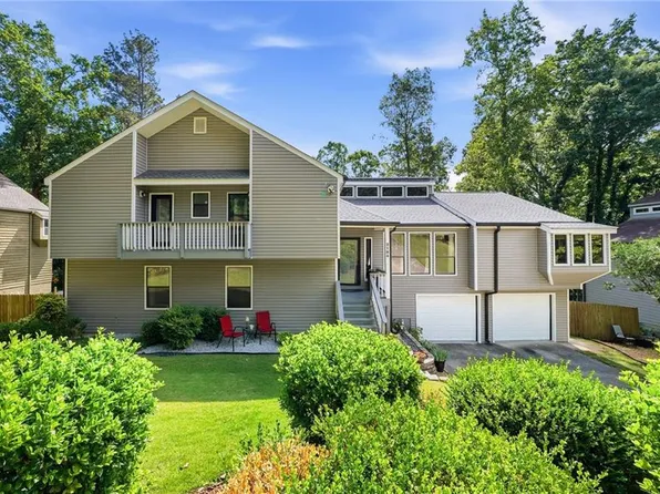2184 Deep Woods Way, Marietta, GA 30062