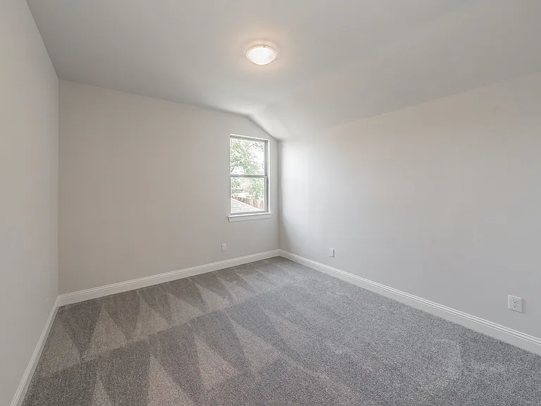 241 Gardenia Dr — Photo 35