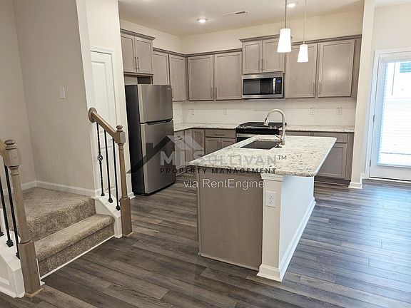 5th image of 1527 Smoky Mountains St #1