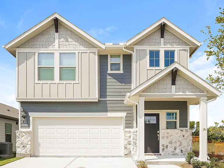 1223 Paintbrush Dr — Photo 1