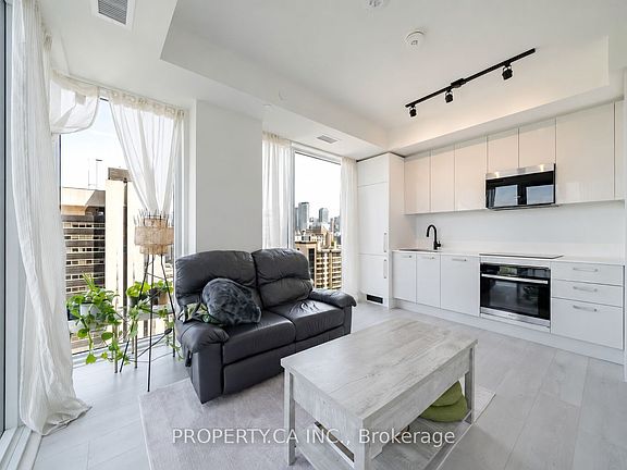 4th image of 280 Dundas St W #1702