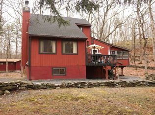 356 Saunders Dr, Bushkill, PA 18324