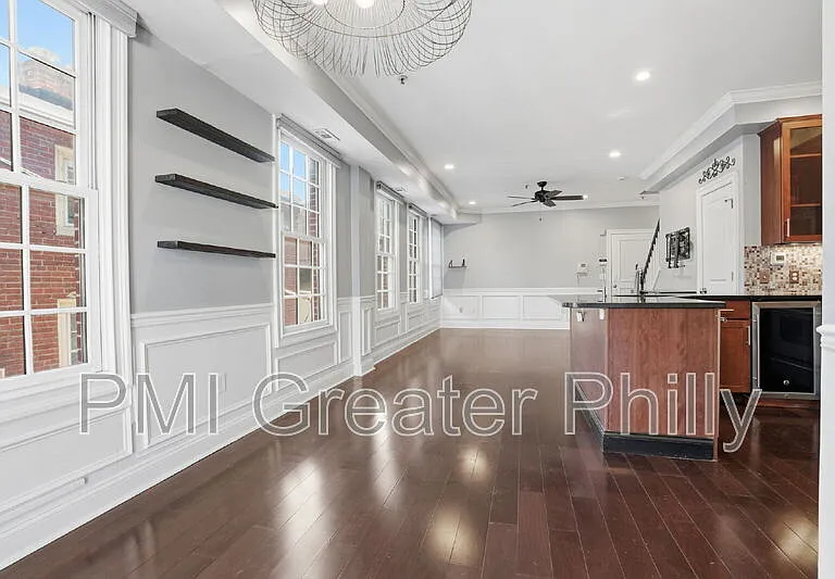 243 Montrose St #103 — Photo 26