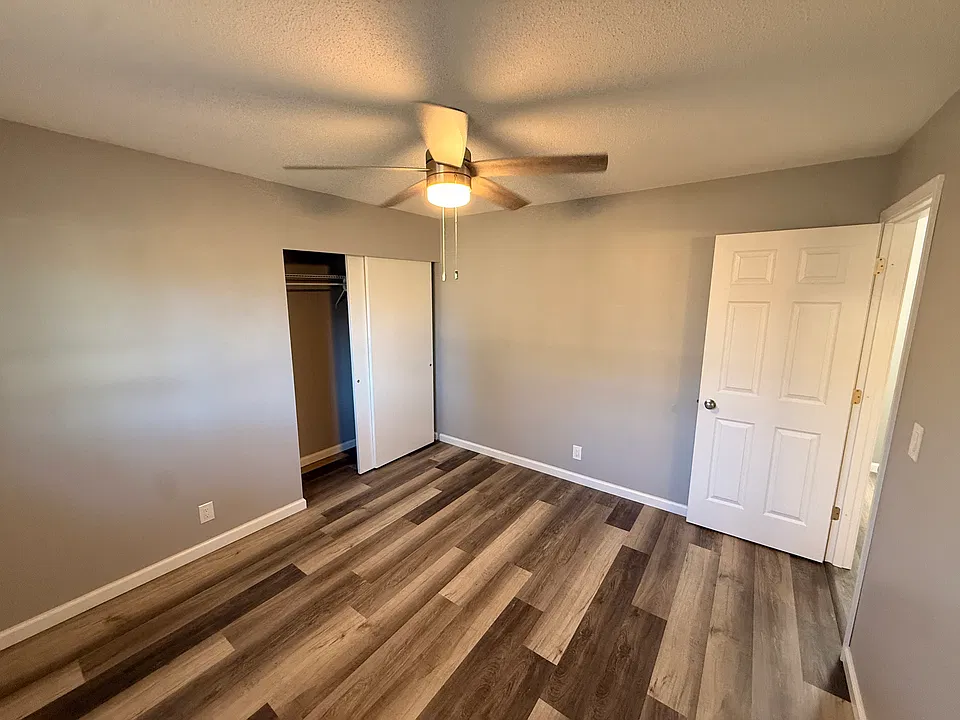 1 Richardson Dr #5