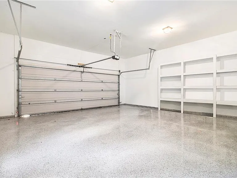 960 Landmark Dr — Photo 41