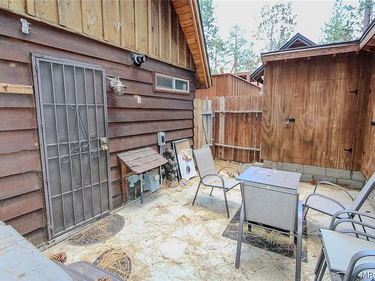 202 W Sherwood Blvd — Photo 23