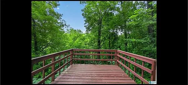 1613 Barrington Ln NE — Photo 10