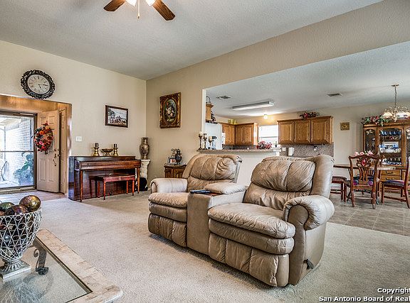 4th image of 104 N Willow Way