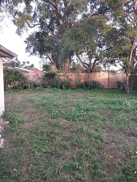 4 bed, 2.0 bath, 1004 sqft, $2,150 — Photo 2
