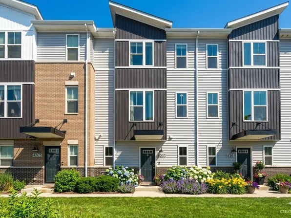4203 Calder Ln, Aurora, IL 60504