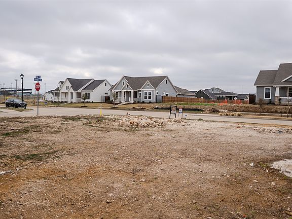 3rd image of 317 Dylan Way