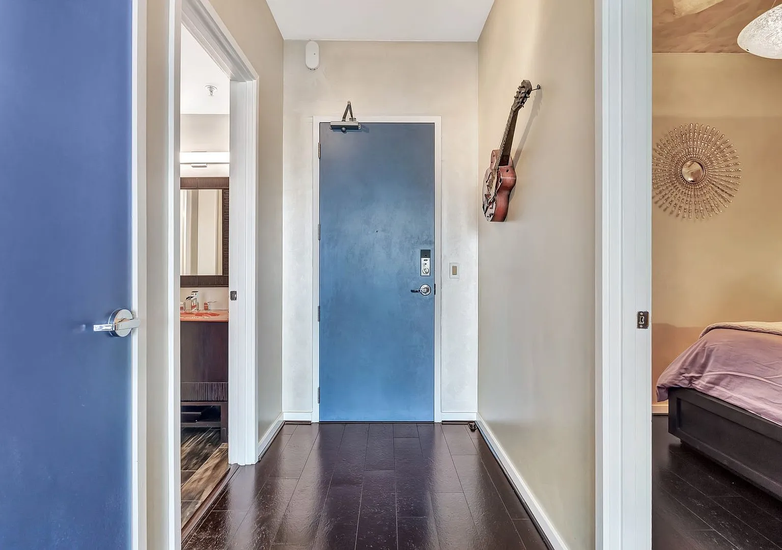 Fully Furnished 15th Floor Condo At Icon In The Gulch — Photo 4