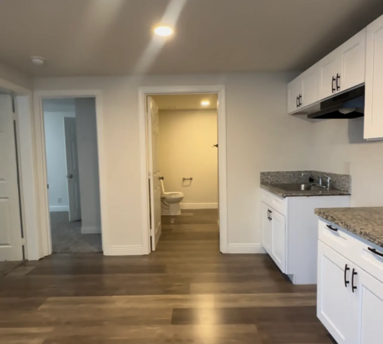 2 bed, 800 sqft, $1,300 — Photo 1