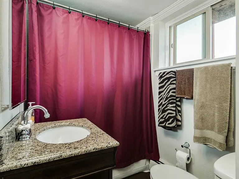 220 S Holly St #2 — Photo 11