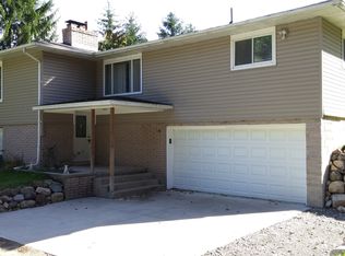 5446 Greenleaf Dr, Holly, MI