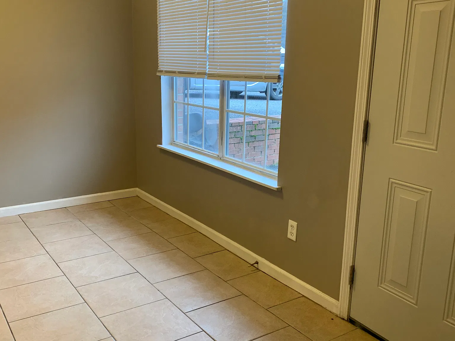 400 S Friendship Rd — Photo 4