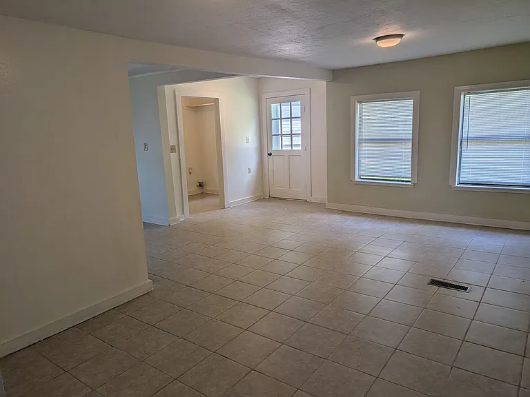 3601 Marguerite St — Photo 8