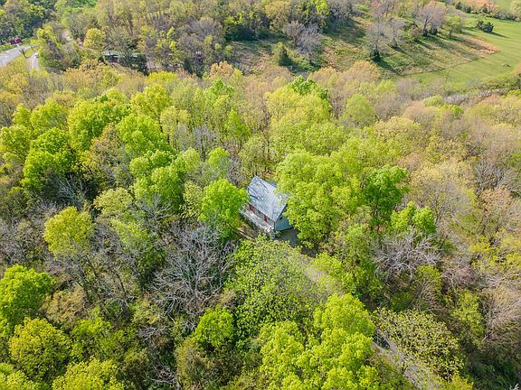 33rd image of 1707 Sugar Ridge Rd