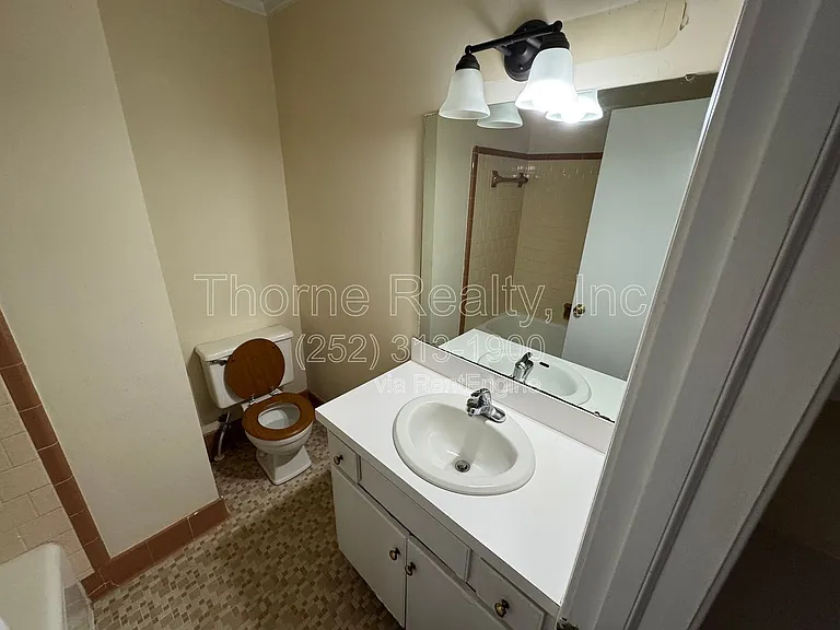 3924 Sunset Ave — Photo 9