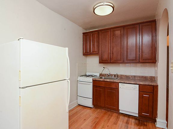 3rd image of 1245 Elmwood Ave APT 201