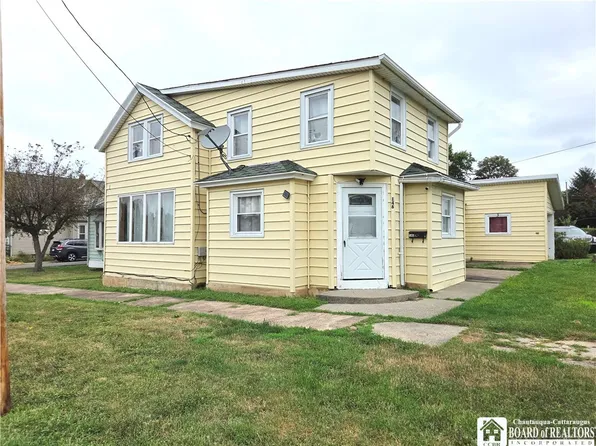 146 Hoyt St, Dunkirk, NY 14048