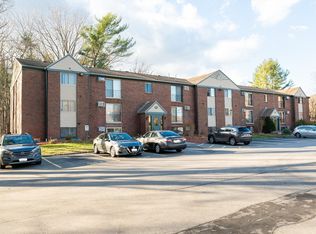 123 English Village Rd APT 102, Manchester, NH 03102