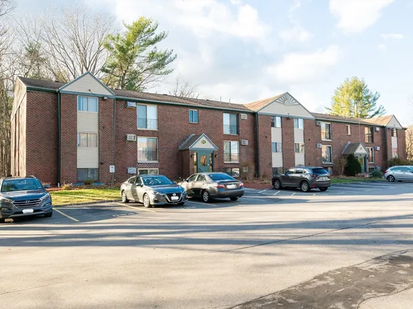 123 English Village Rd APT 102, Manchester, NH 03102