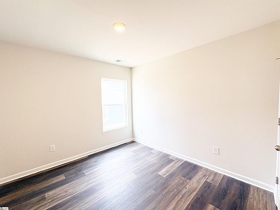5th image of 99 Bramlett St
