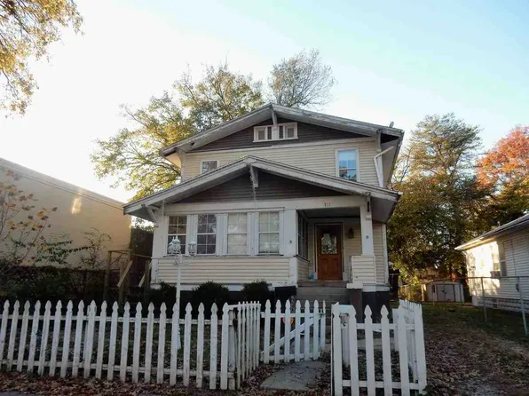 120 N Beech St, Centralia, IL 62801