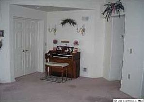 5th image of 989B Buckingham Dr