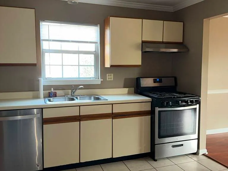 1228 Bradwell Ln #D — Photo 9
