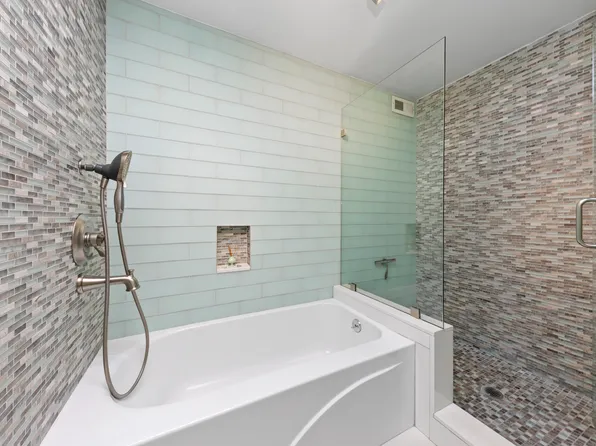 137 East 36th Street image 7 of 17