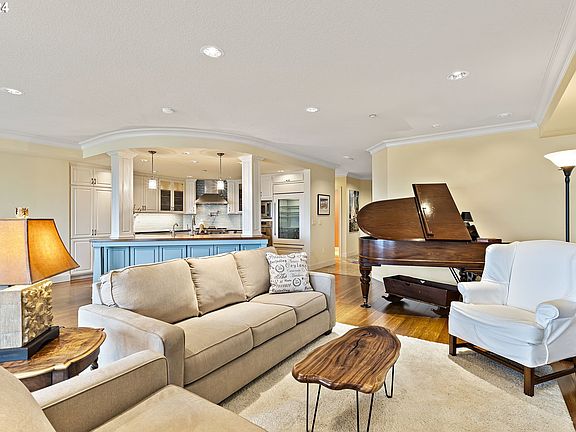 4th image of 5615 SE Scenic Ln Unit 106