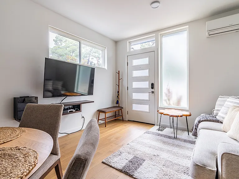 5109 Phinney Ave N #D — Photo 7